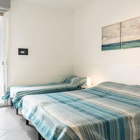Apartamento Seaside Retreat With Terrace In Bibione