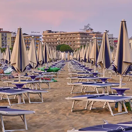 Seaside Retreat With Terrace In Bibione