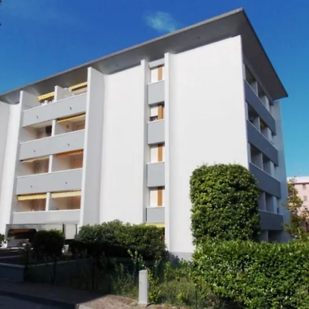 Apartmán Seaside Retreat With Terrace In *